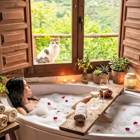 Jacuzzi- Kamin- Grill Und Spektakulaere Aussicht By Interhome *
